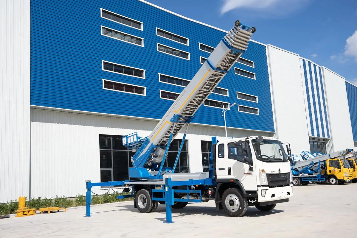 张家口桥西小型云梯车上料车租赁多少钱